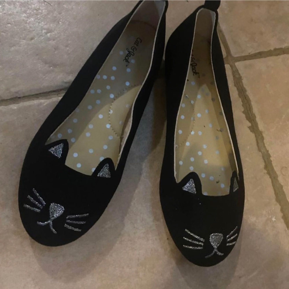 Girls’ shoes